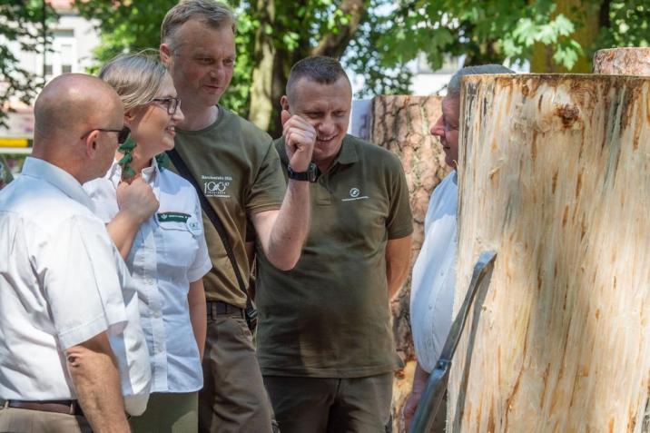 &#x22;Na&#x20;zdjęciu&#x20;zwycięska&#x20;drużyna&#x20;z&#x20;Nadleśnictwa&#x20;Browsk&#x22;&#x2f;&#x20;fot&#x2e;&#x20;Marek&#x20;Węgrzynowicz